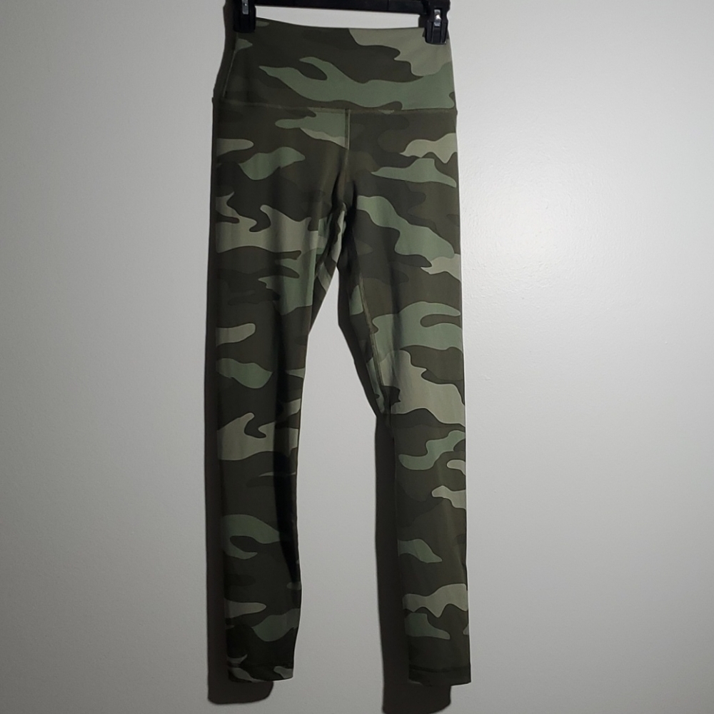 PINK ULTIMATE HIGH WAIST CAMO LEGGING GREE…